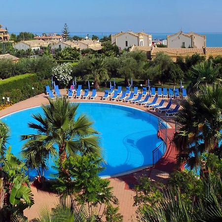 Dolcestate Hotel -Club Campofelice Di Roccella Bagian luar foto