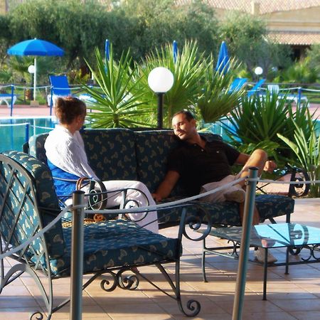 Dolcestate Hotel -Club Campofelice Di Roccella Bagian luar foto