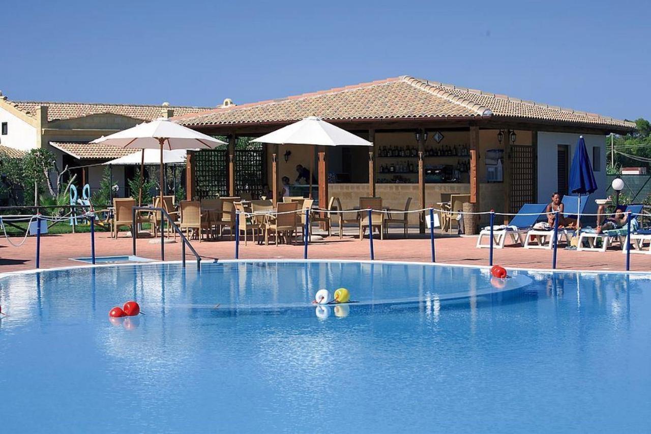 Dolcestate Hotel -Club Campofelice Di Roccella Bagian luar foto